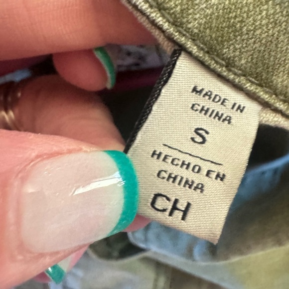 Levi's Green Camouflage Jean Jacket with Star Details - Picture 16 of 16